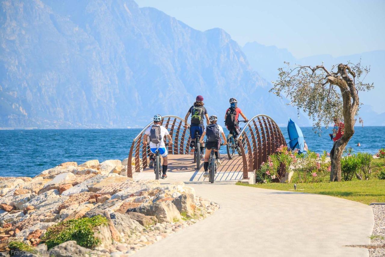 Hotel Danieli La Castellana Lago Di Garda ブレンゾーネ エクステリア 写真