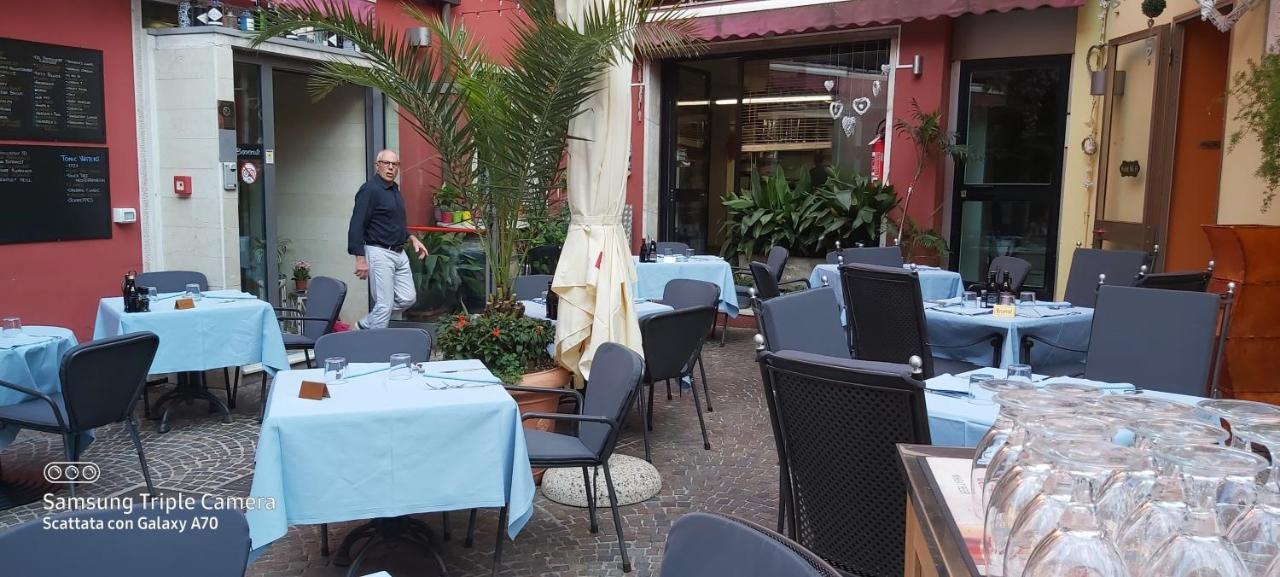 Hotel Danieli La Castellana Lago Di Garda ブレンゾーネ エクステリア 写真