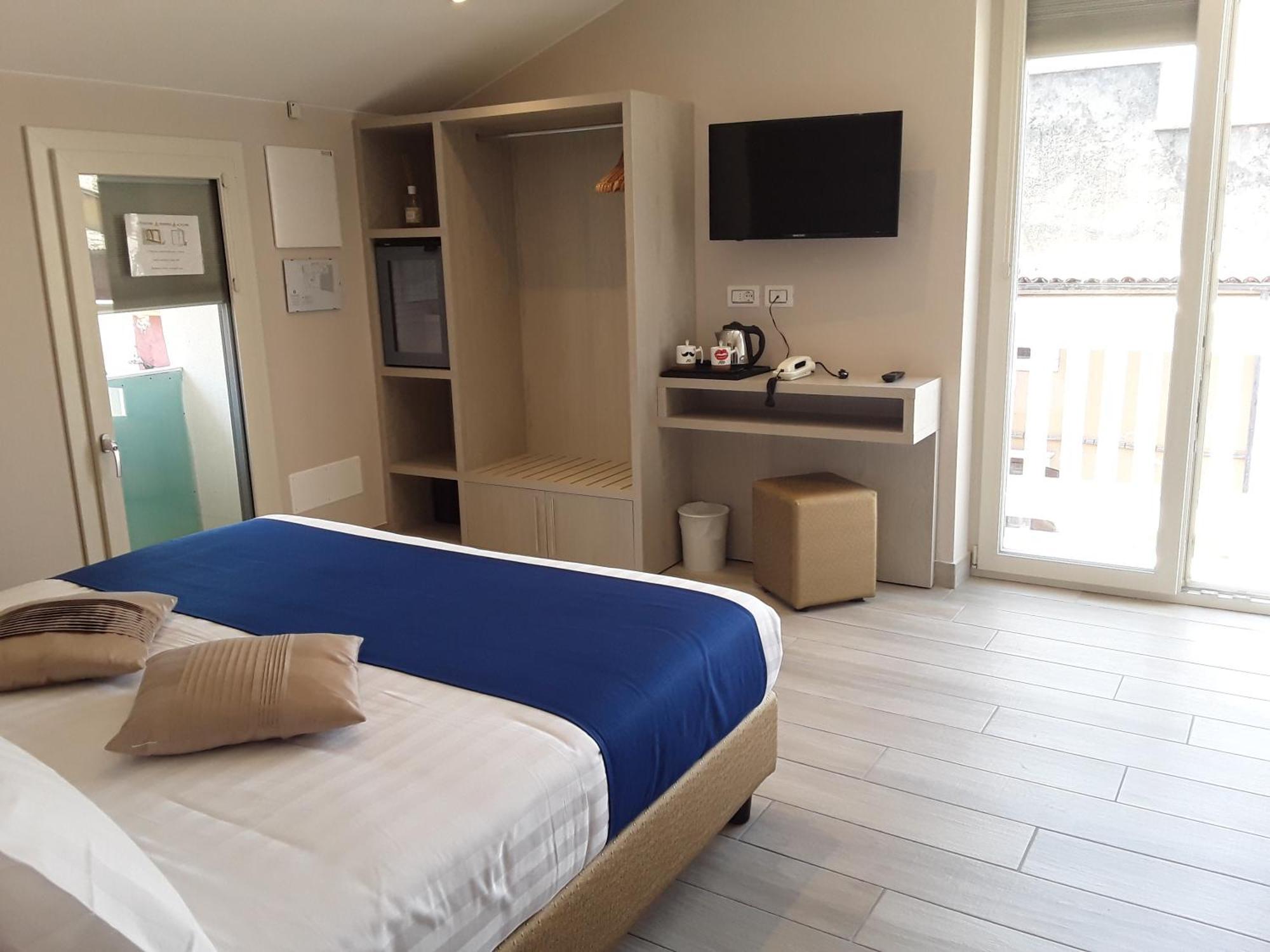 Hotel Danieli La Castellana Lago Di Garda ブレンゾーネ エクステリア 写真