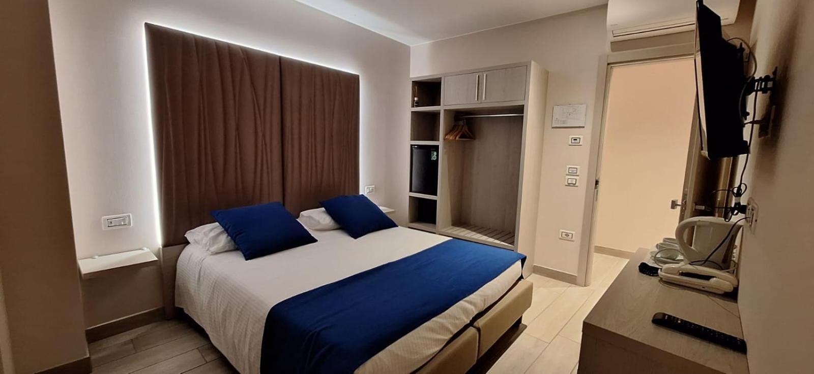 Hotel Danieli La Castellana Lago Di Garda ブレンゾーネ エクステリア 写真